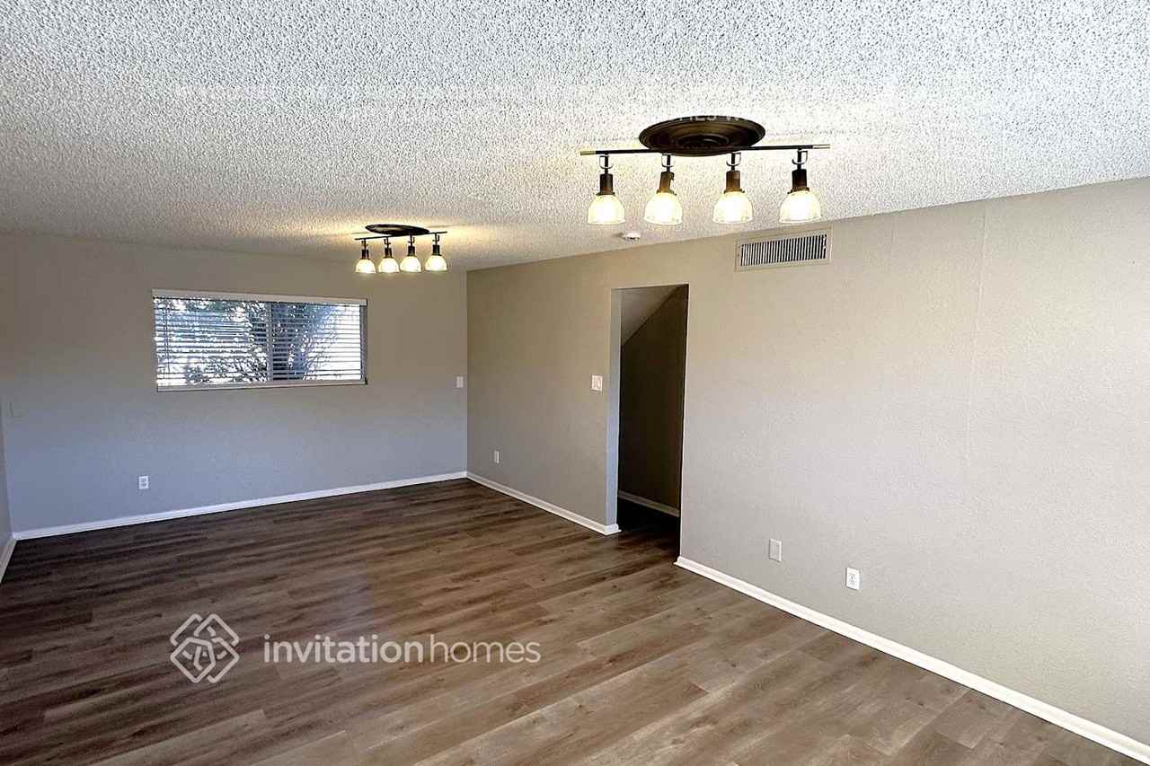 3807 W Columbine Dr - Photo 3 of 12