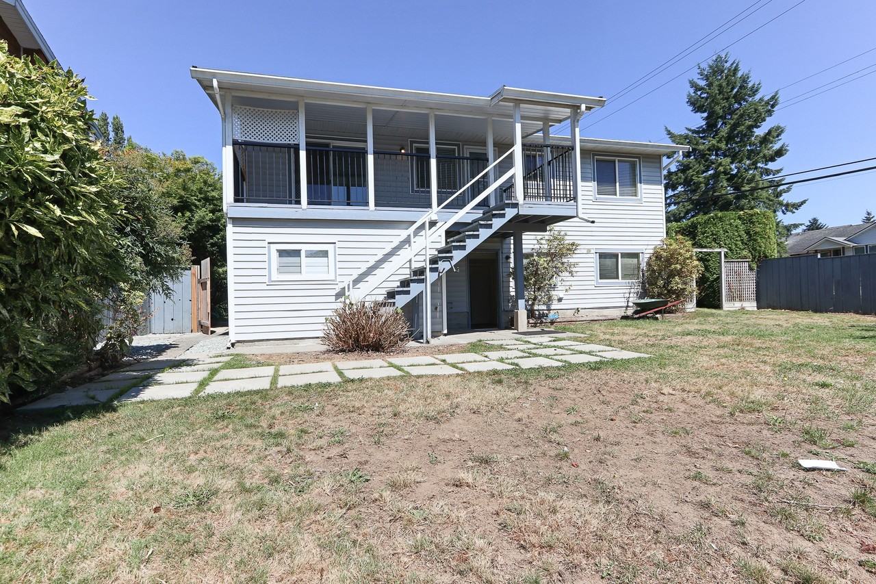 18382 56B Avenue - Photo 3 of 13