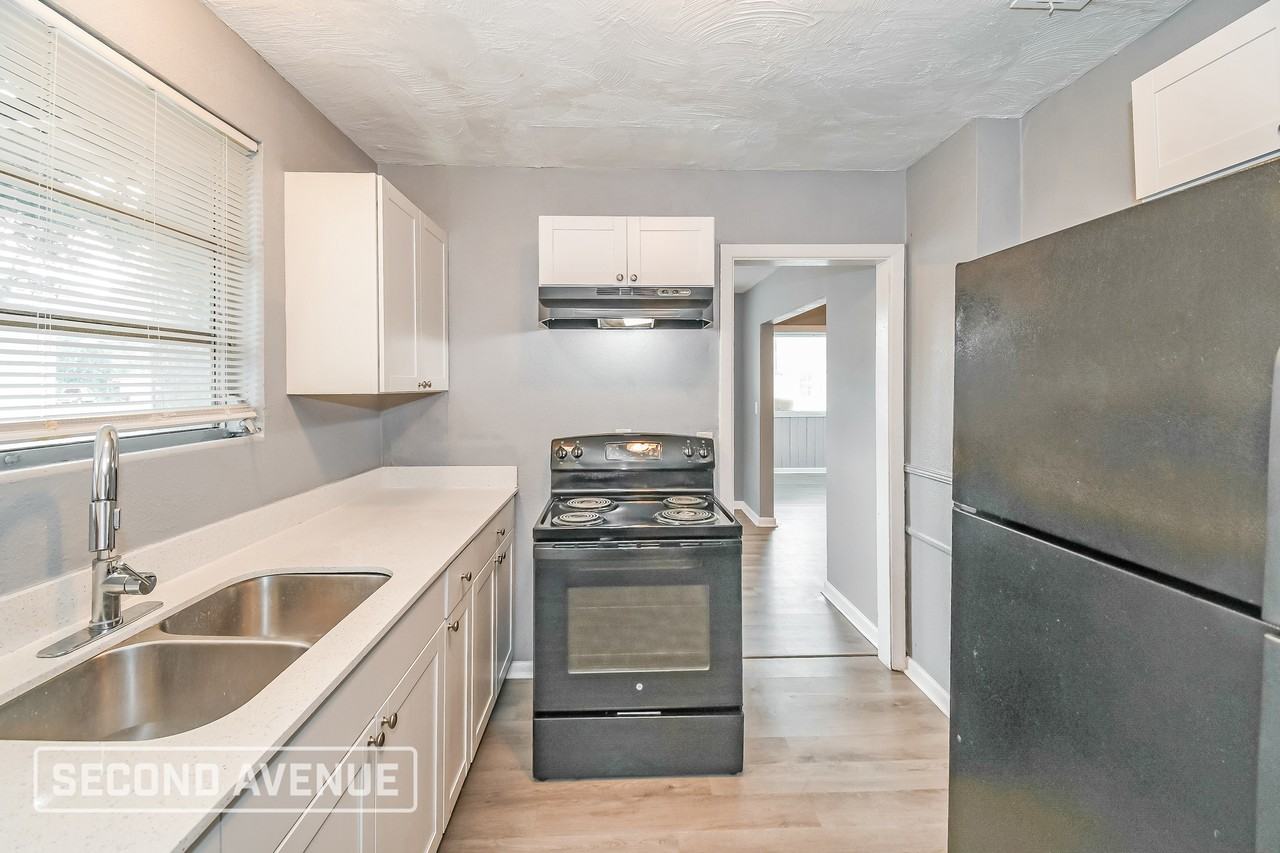 1556 W 2nd St - Photo 3 of 25