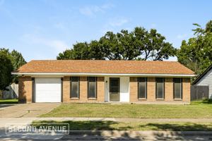 featured image of 422 Southlake Dr
