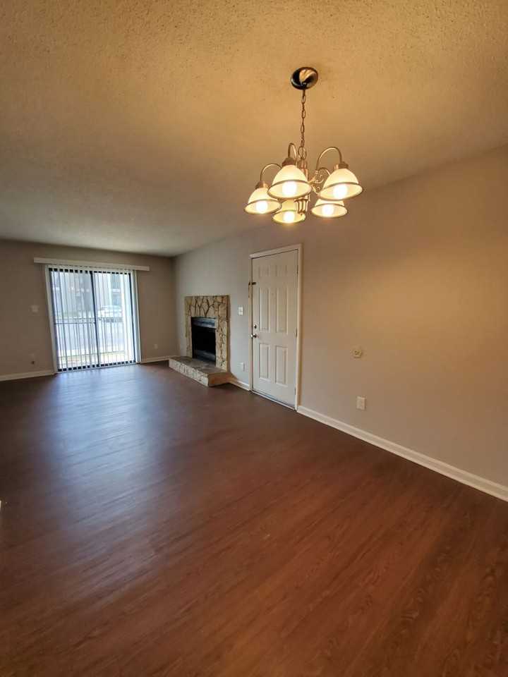 Pinehurst Apartments - Photo 3 of 12
