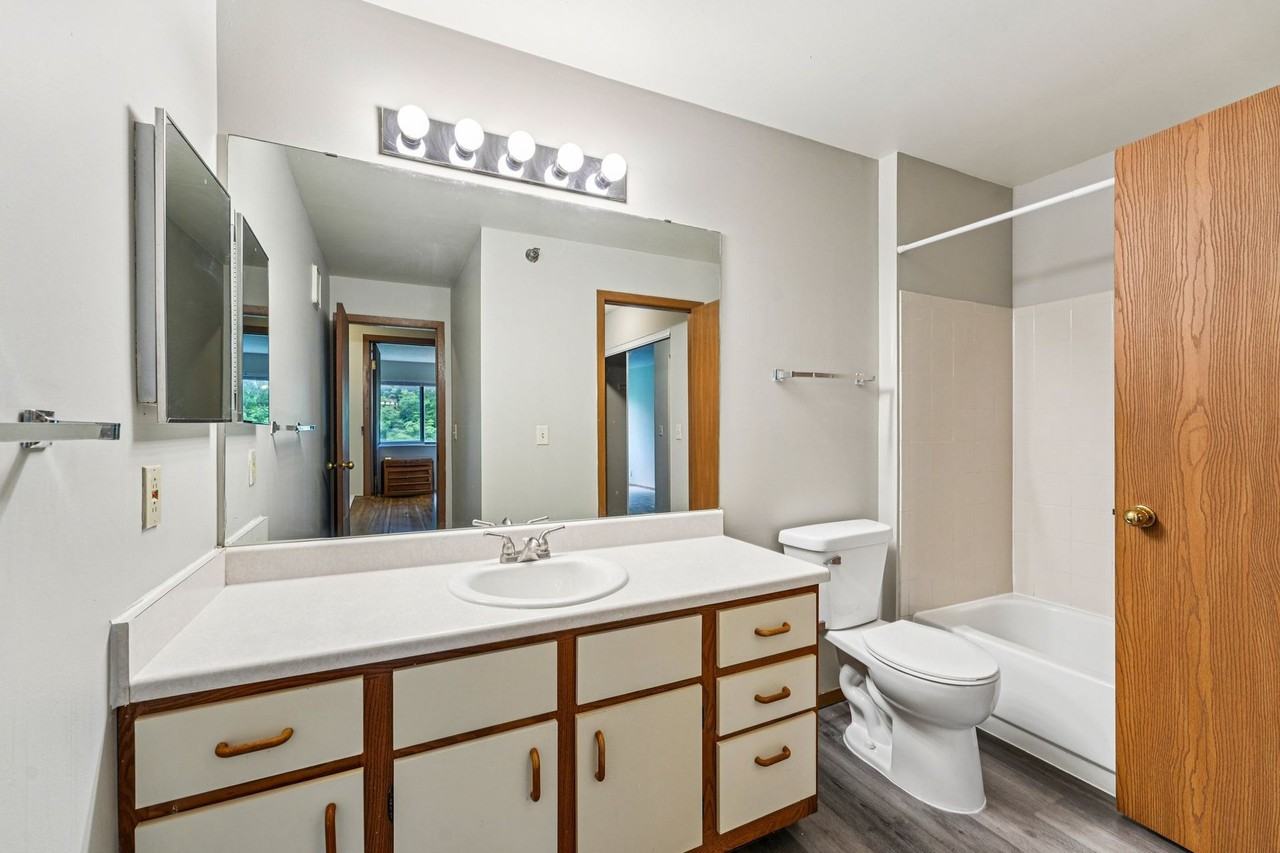 11100 Anderson Lakes Pkwy - Photo 4 of 37