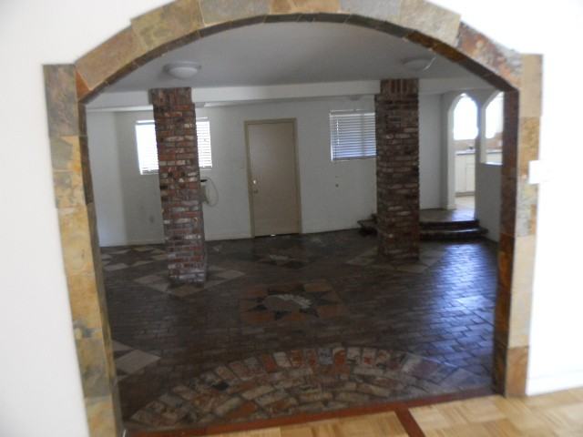 3131 N Sierra Way - Photo 3 of 6