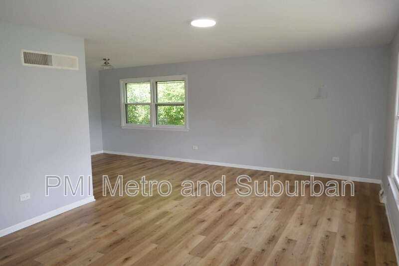 22750 Valley Dr - Photo 2 of 19