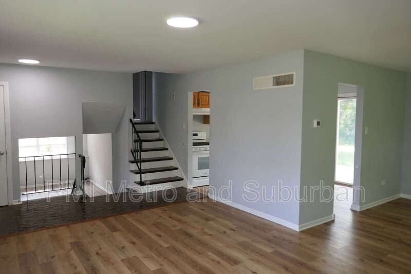 22750 Valley Dr - Photo 3 of 19