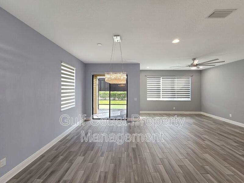 5191 78th Circle East - Photo 3 of 30