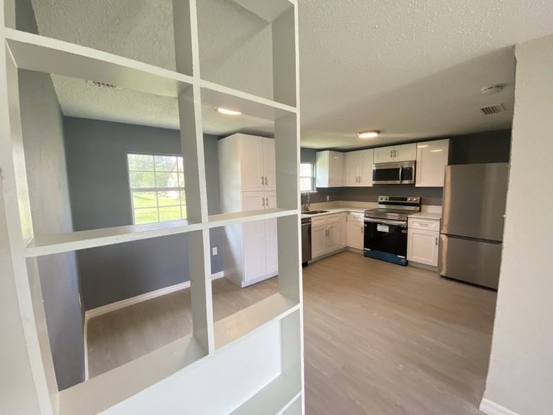 502 Dunbar Avenue - Photo 4 of 12