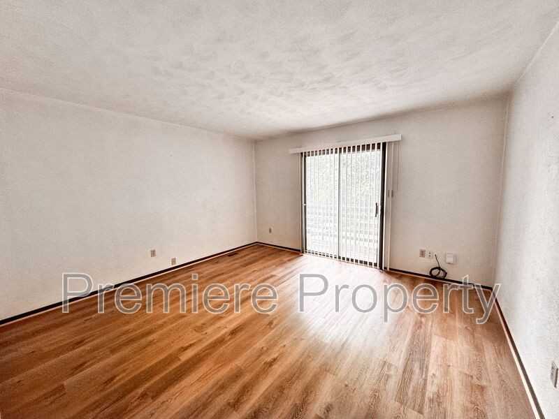 1938 S Willow Ave - Photo 2 of 12