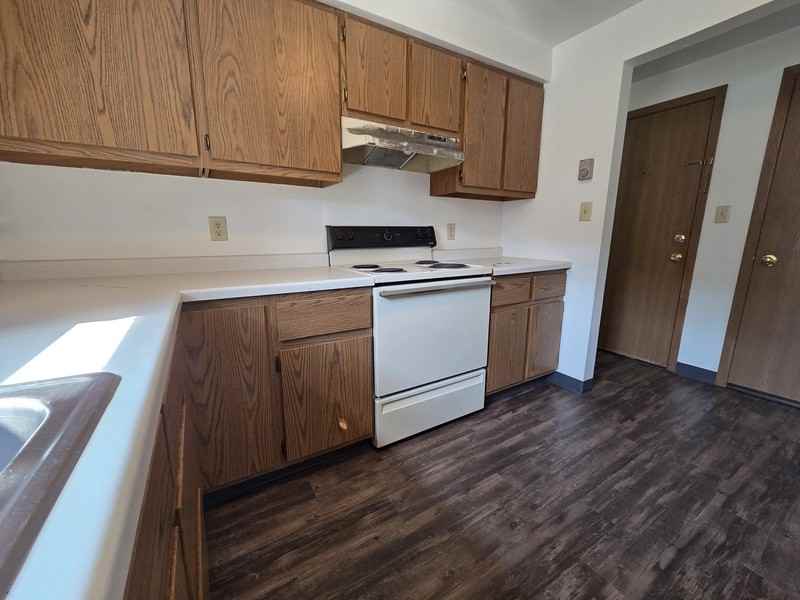 324 Joseph St - Photo 2 of 15