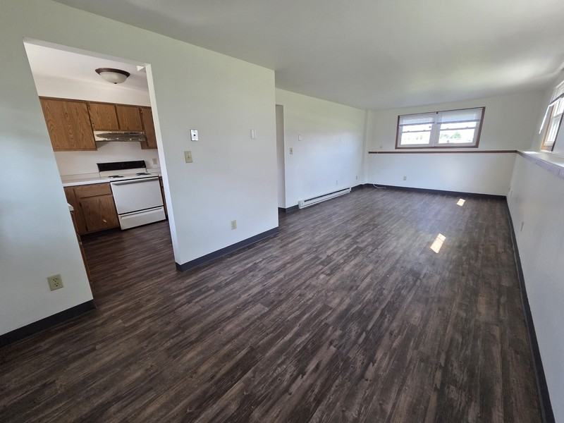 324 Joseph St - Photo 5 of 15
