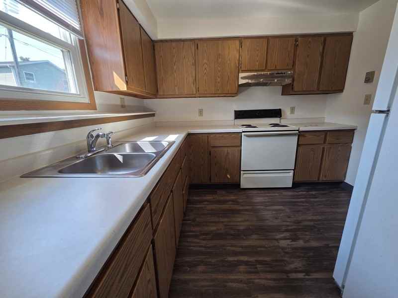 324 Joseph St - Photo 6 of 15