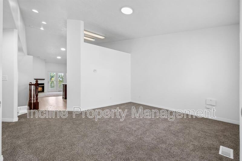 439 Es - Photo 7 of 20