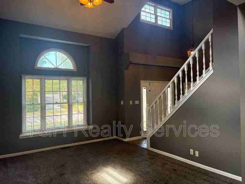 7683 Willow Ridge - Photo 7 of 38