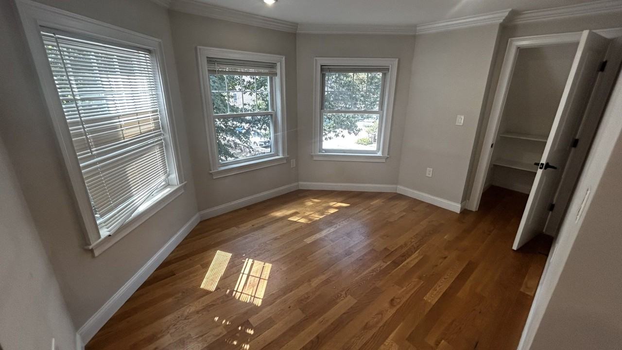 62 Gordon St - Photo 5 of 7