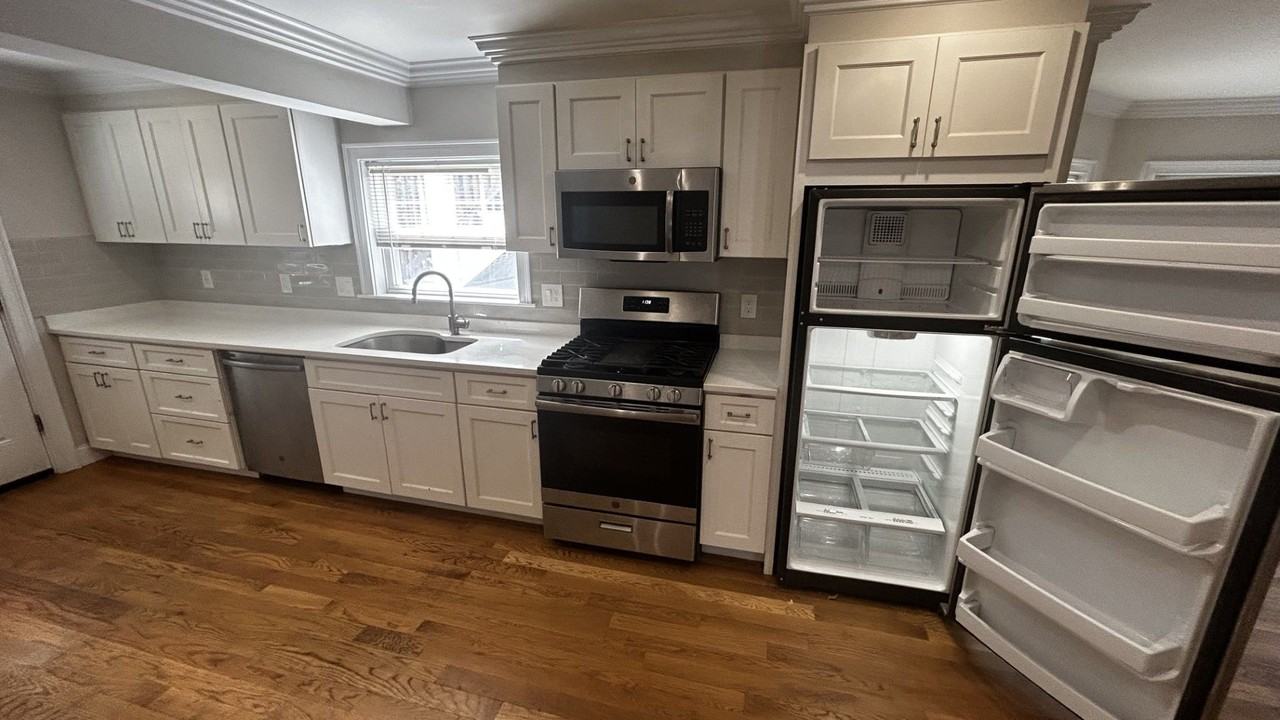 62 Gordon St - Photo 6 of 7