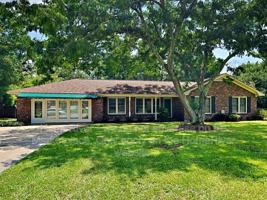 featured image of 889 Twin Lakes Dr