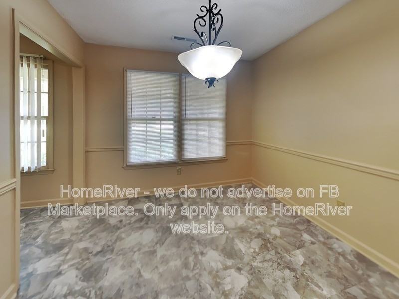 889 Twin Lakes Dr - Photo 3 of 28