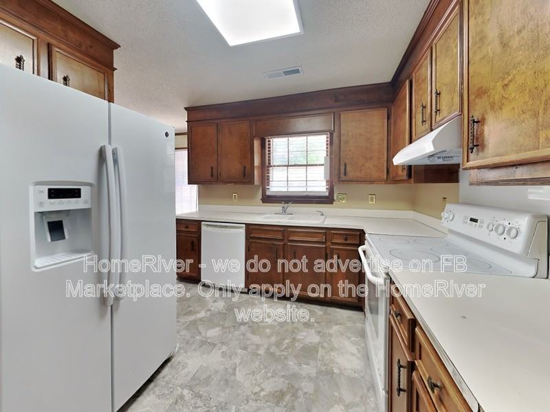 889 Twin Lakes Dr - Photo 7 of 28
