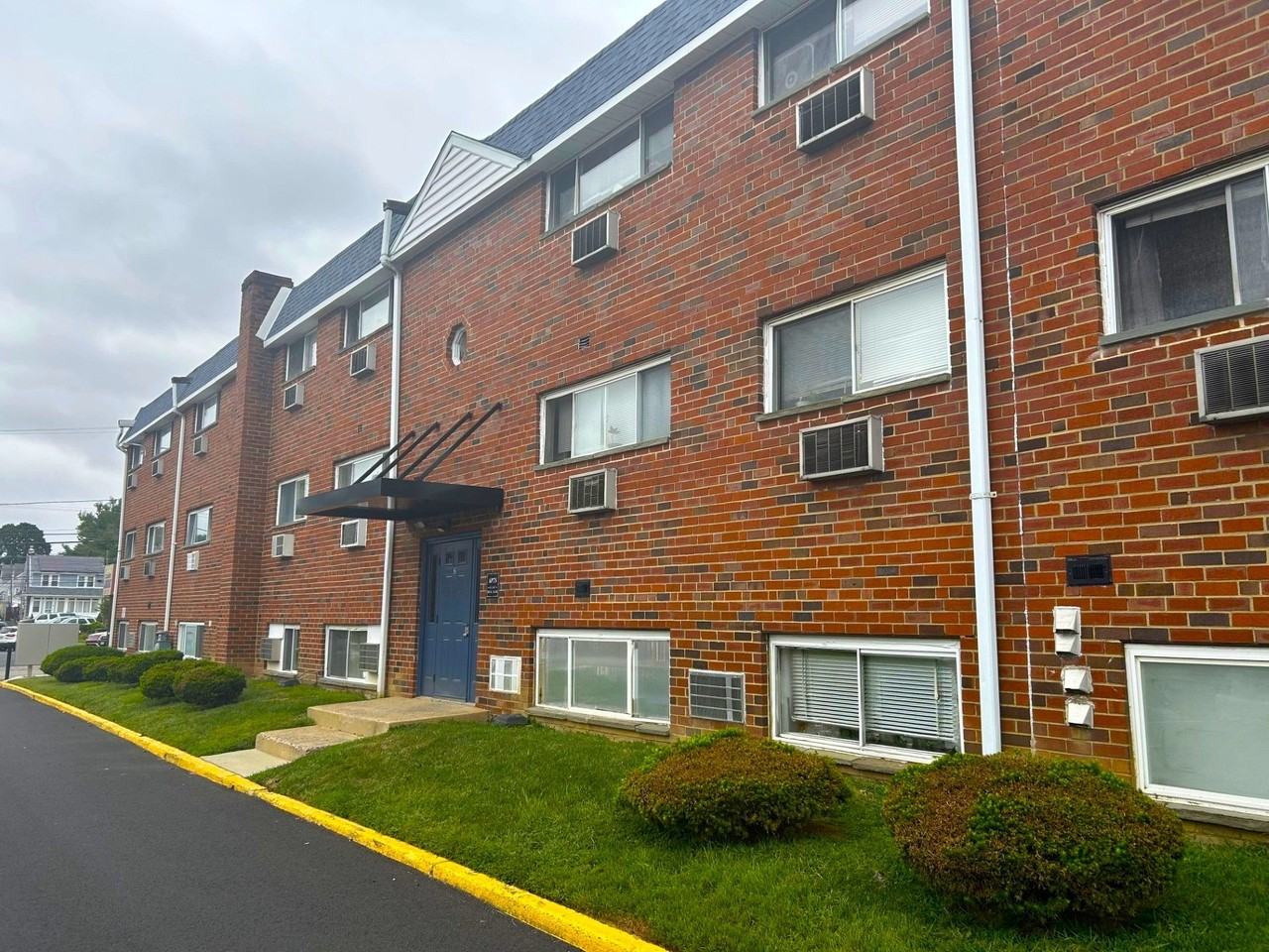 Garrett House Apartments - Photo 3 of 3