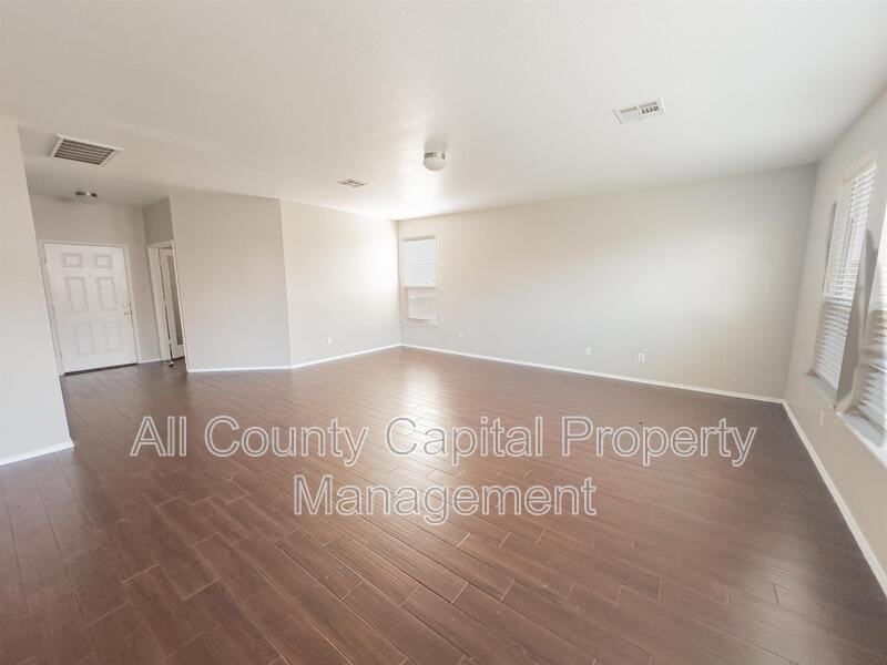 9909 Fantail Ln - Photo 3 of 33