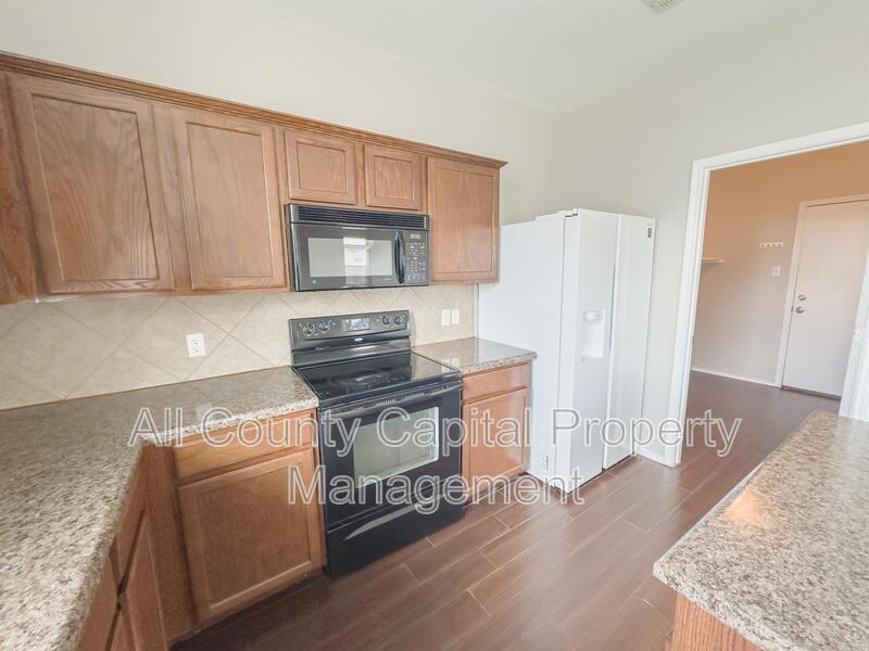 9909 Fantail Ln - Photo 7 of 33