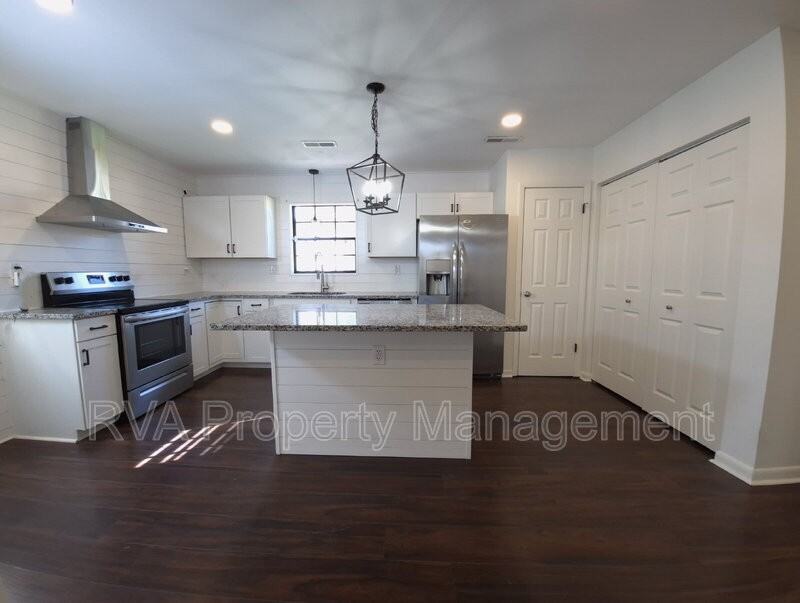 1409 Gambrel Dr - Photo 4 of 19