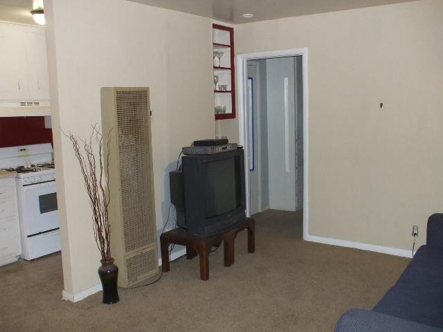 1119 S Rockford Ave - Photo 2 of 5