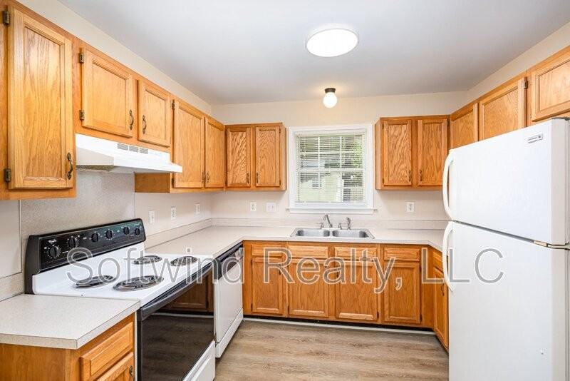 1205 Summer St - Photo 2 of 17