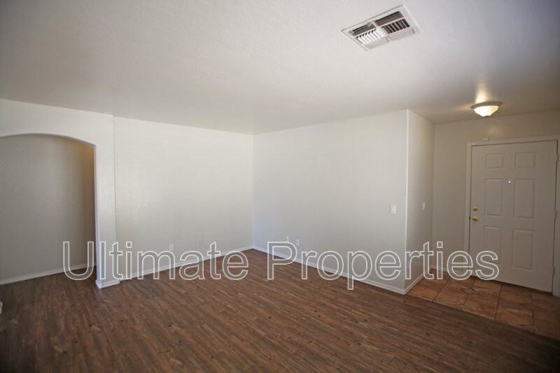 12203 W Windrose Dr - Photo 2 of 10