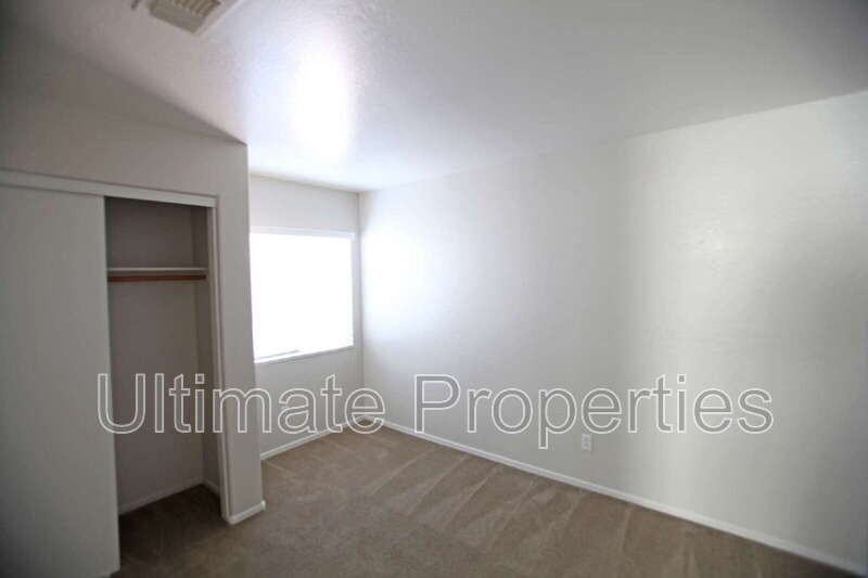 12203 W Windrose Dr - Photo 7 of 10