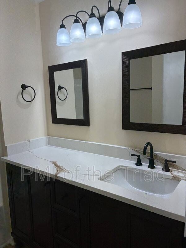 300 Worth St - Photo 7 of 17