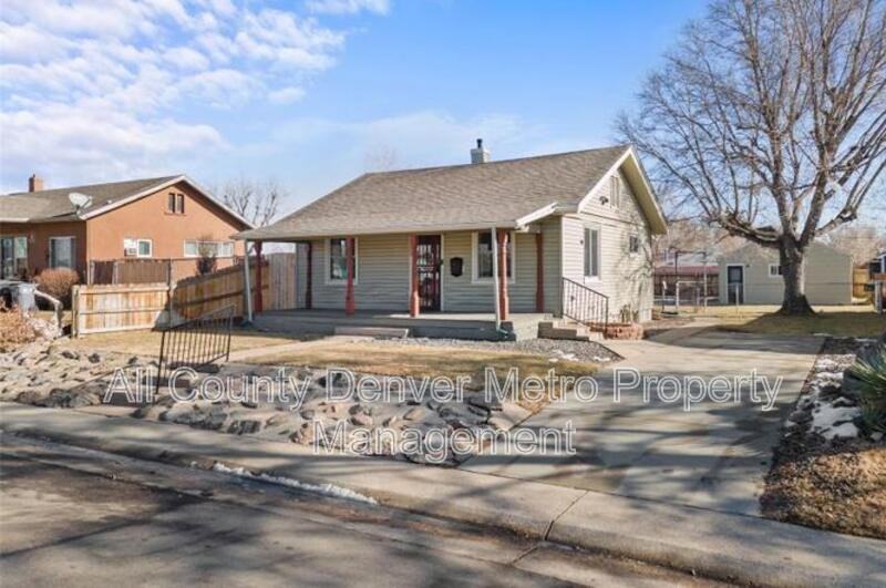 528 Tennyson Street - Photo 3 of 11