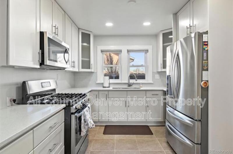 528 Tennyson Street - Photo 5 of 11