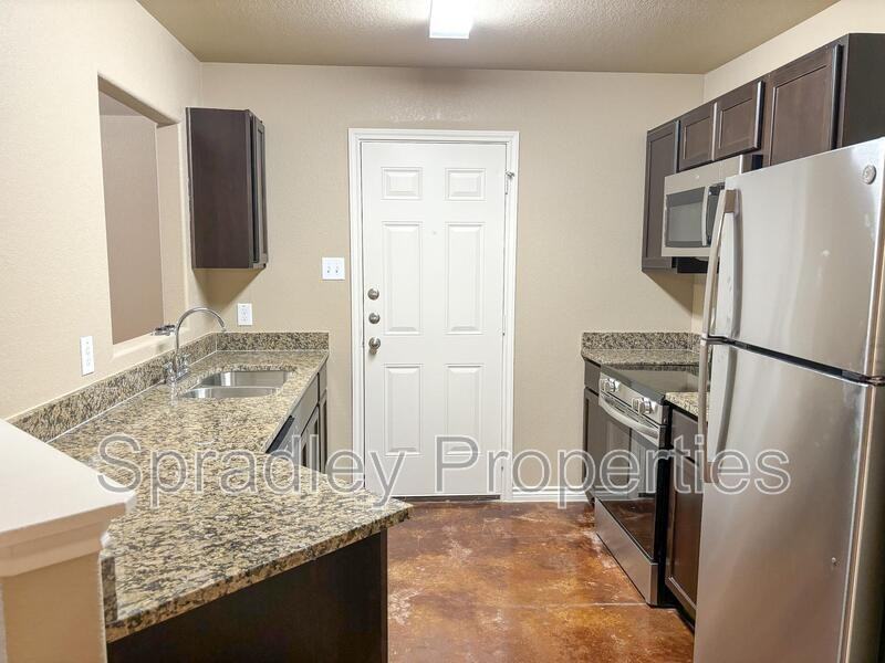 1040 Mason Dr Apt A - Photo 3 of 9