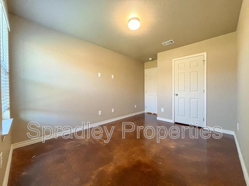 1040 Mason Dr Apt A - Photo 4 of 9