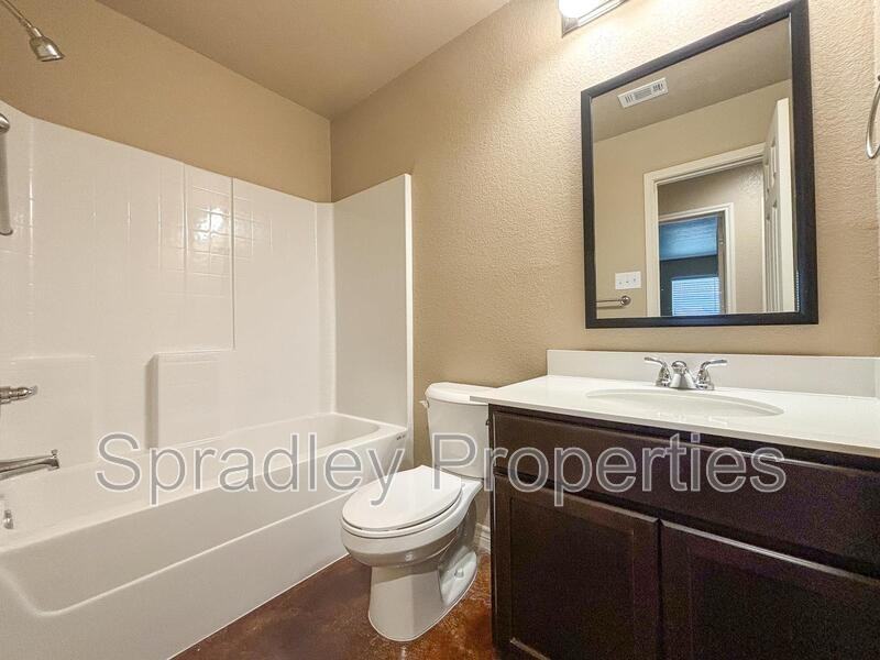 1040 Mason Dr Apt A - Photo 5 of 9