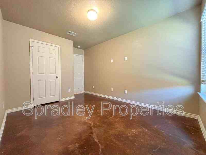 1040 Mason Dr Apt A - Photo 6 of 9