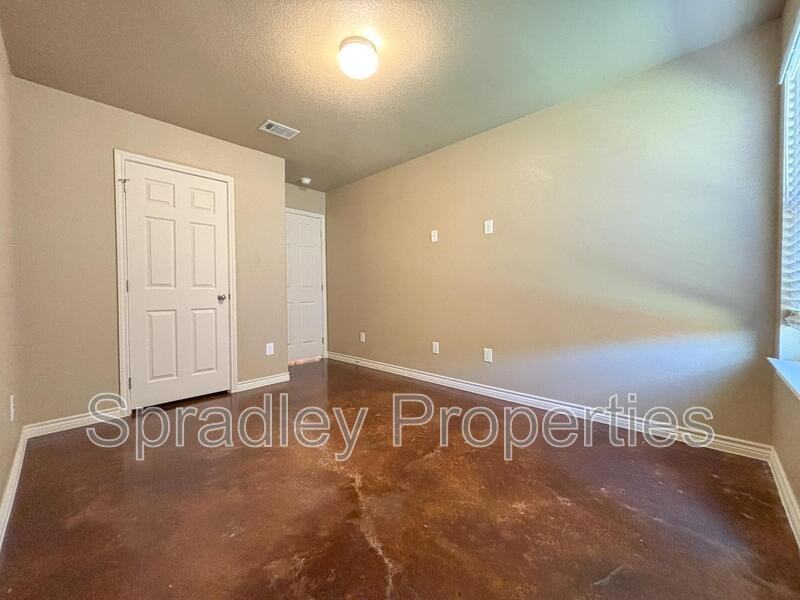 1040 Mason Dr Apt B - Photo 6 of 9