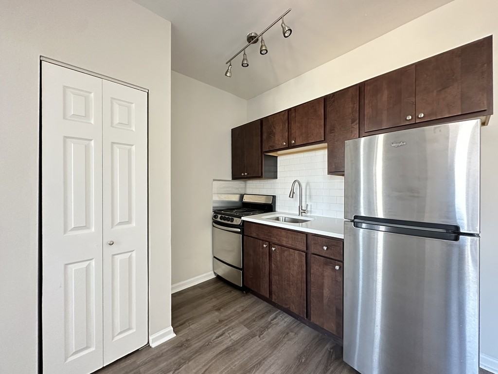 1627 N Humboldt Blvd #4C - Photo 2 of 21