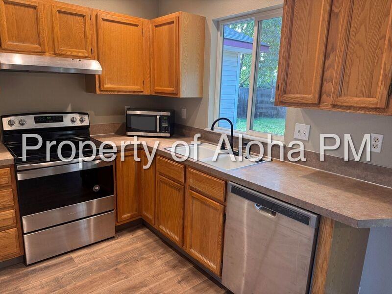 10795 W Susan St - Photo 6 of 16