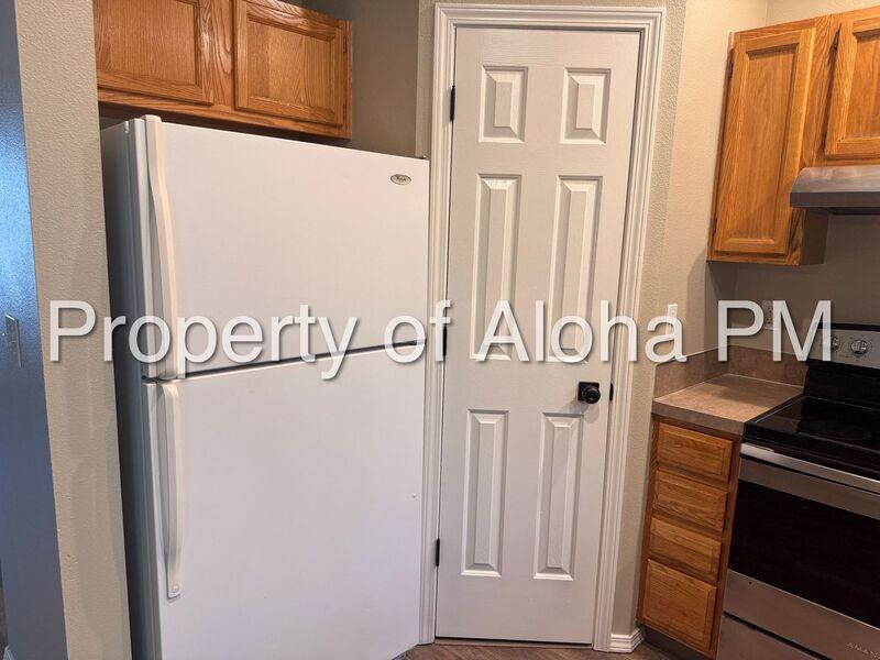 10795 W Susan St - Photo 7 of 16