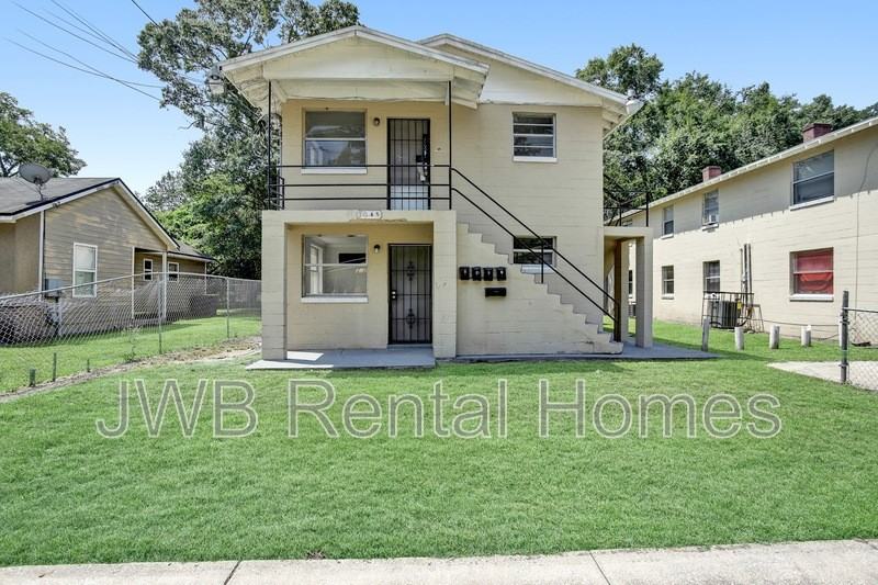 1524 W 21st St #3 - Photo 5 of 7