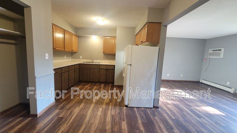 414 Allan Ave #201 - Photo 3 of 27