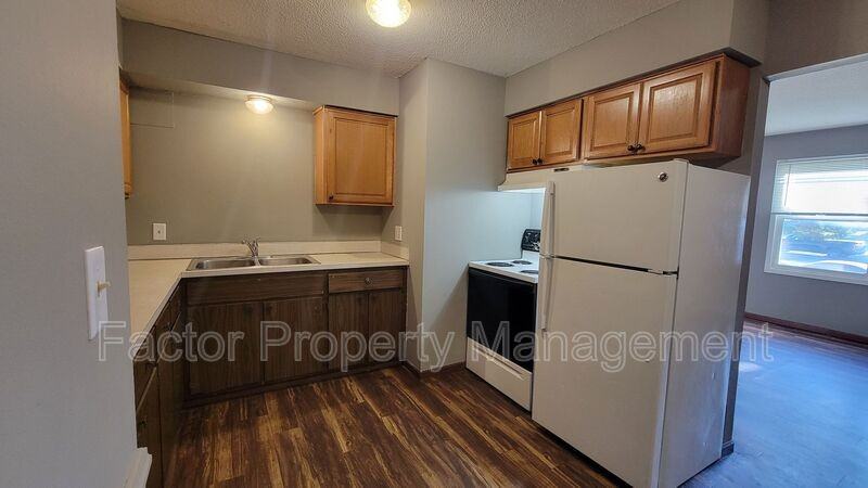 414 Allan Ave #201 - Photo 4 of 27