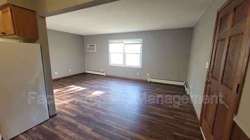 414 Allan Ave #201 - Photo 7 of 27