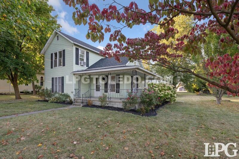 106 Perry St - Photo 2 of 26