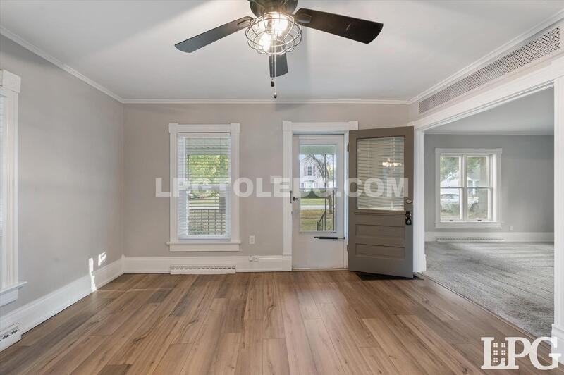 106 Perry St - Photo 3 of 26