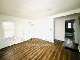 featured image of 1462 Hoffner St