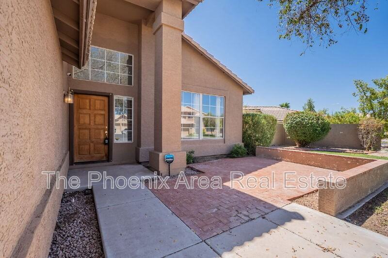 15007 S 40th St - Photo 4 of 42