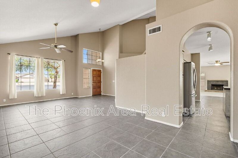 15007 S 40th St - Photo 5 of 42